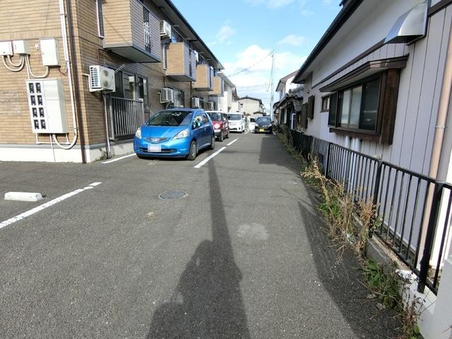 キャトルセゾン東仙台（105） 駐車場