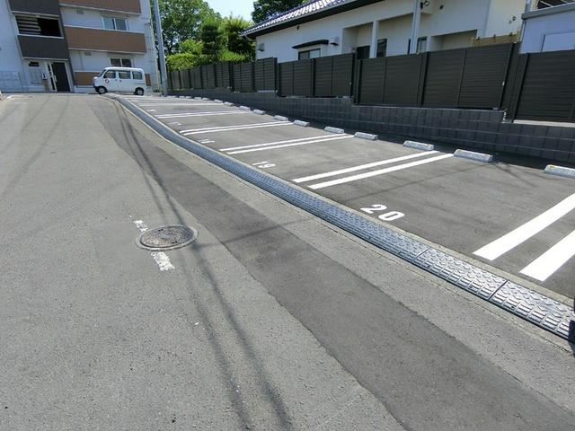 ガーデンコートＡＩＨＡＲＡ（301） 駐車場