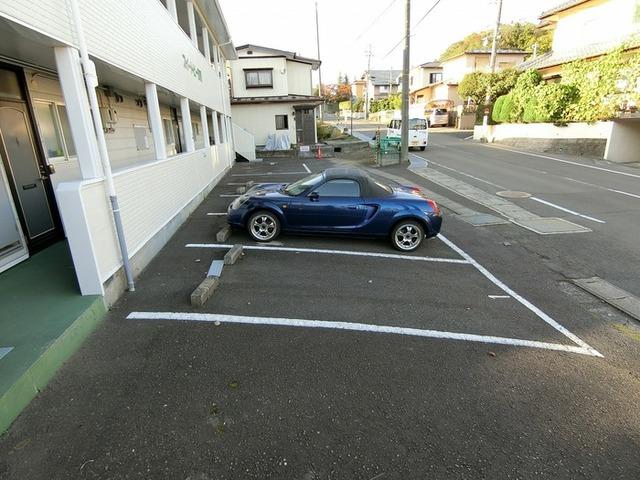 スイートピー国見（202） 駐車場
