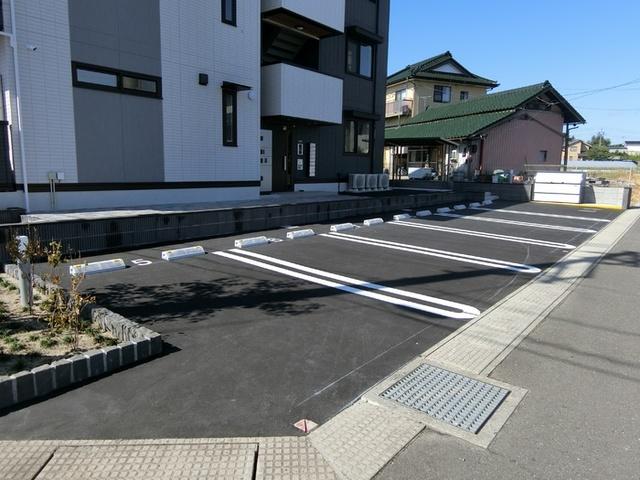 ボヌールＫ（201） 駐車場