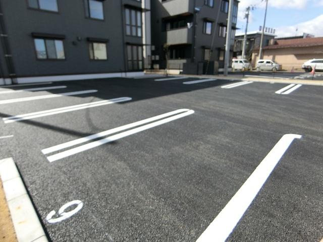Ｄ−ＲＯＯＭ七曲Ⅱ（103） 駐車場