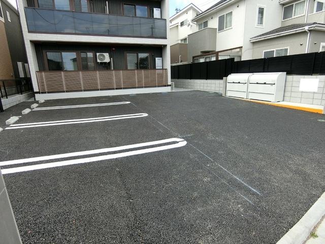 Ｄ−ＲＯＯＭ八本松1丁目（103） 駐車場