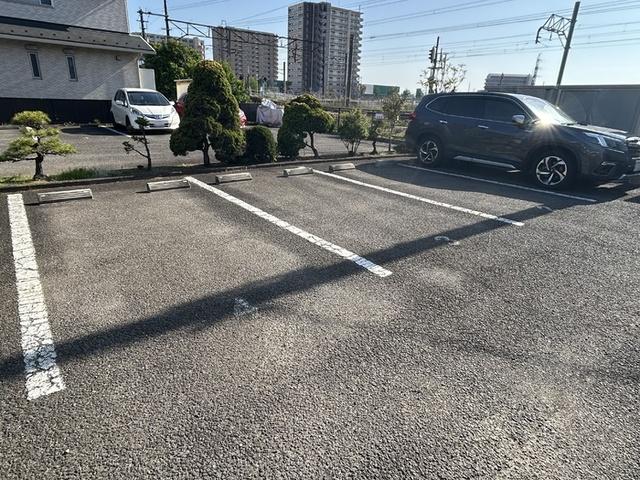 ディライブレス（101） 駐車場