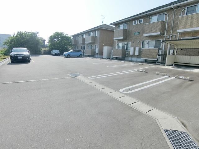 クレールシャンブル　Ａ（102） 駐車場