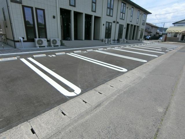 トリシア中條　A（205） 駐車場