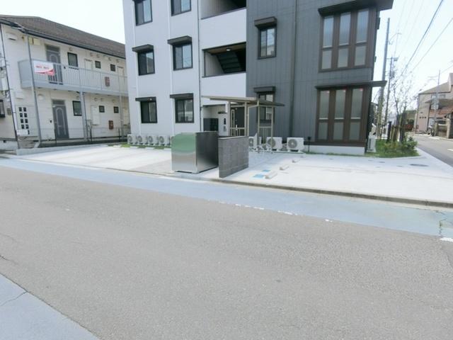 Ｄ−ＲＯＯＭ六十人町　Ａ（103） 駐車場