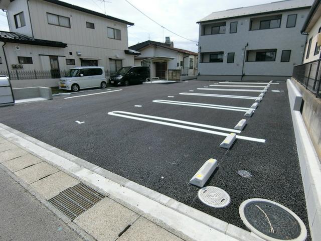 la peche（105） 駐車場