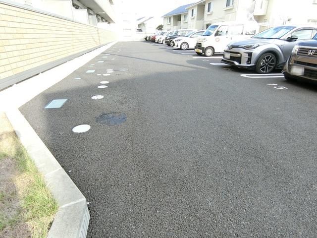 ボヌール Ｈ（301） 駐車場
