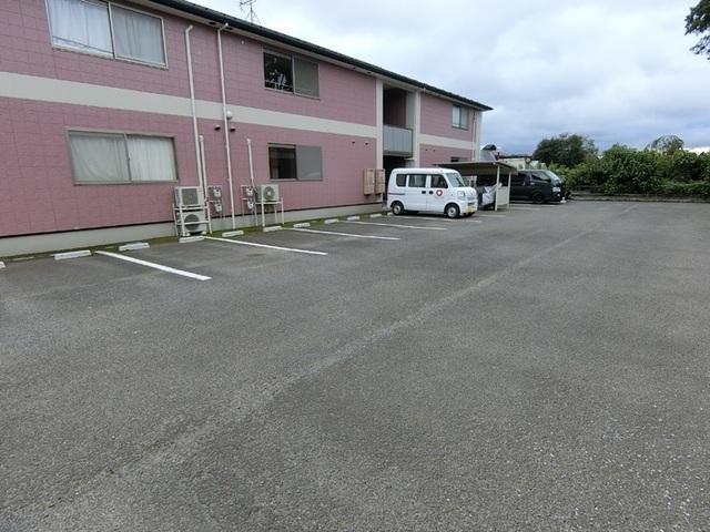 リバーサイドシャトー　ＡＢＣ（A102） 駐車場