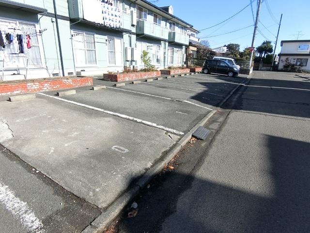 セジュール中條（203） 駐車場