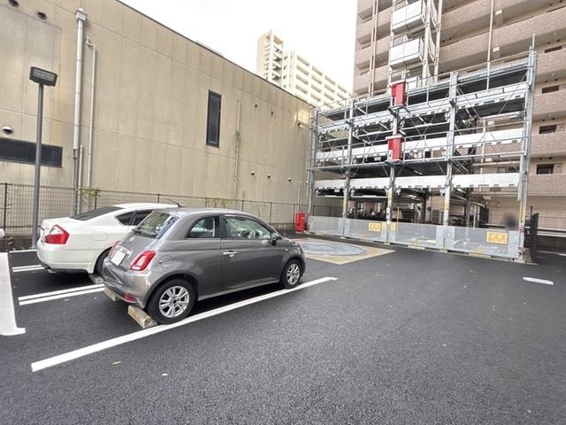 ロージェ泉中央（0105） 駐車場