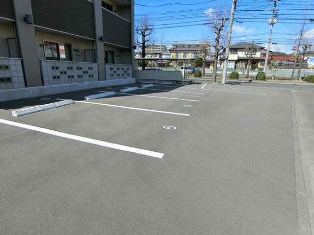 フラッツ市名坂（101） 駐車場