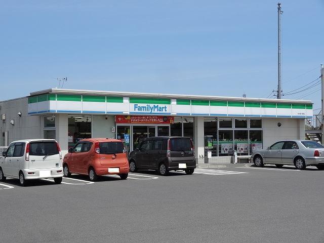 ファミリーマート日光倉ケ崎店：1100m