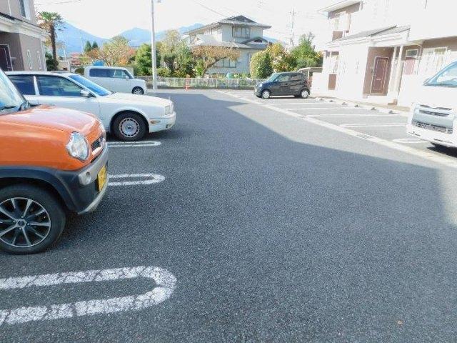 アプリコットＢ（105） 駐車場