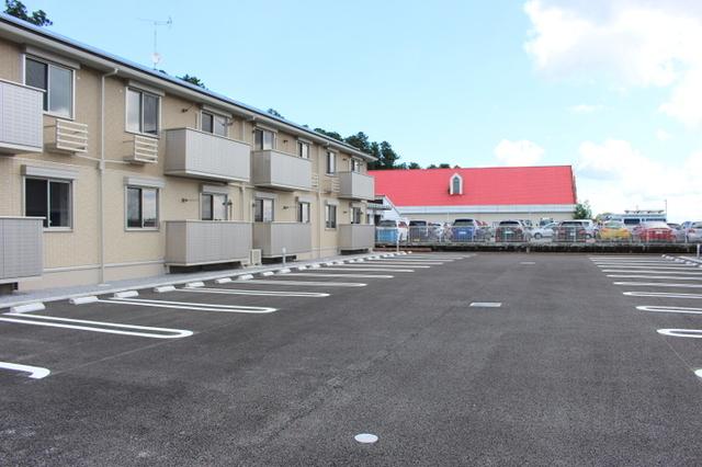 カーサ・ＨＡＲＵ　Ｂ（102） 駐車場
