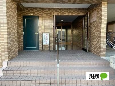 エントランスになります。