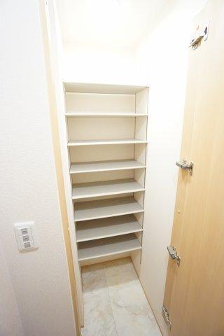 ファミールハイムＢ棟 玄関