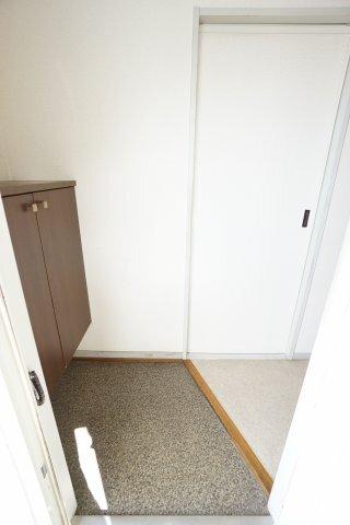 ヴィラモデルナA 玄関