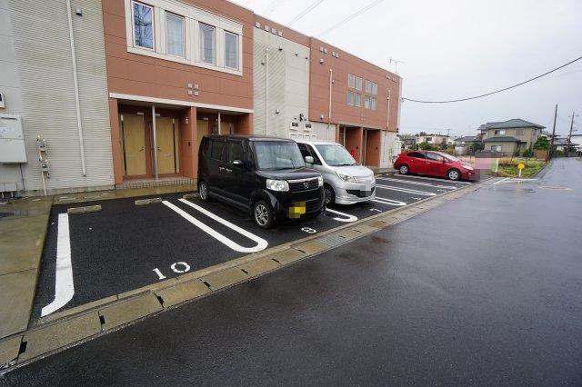 リバテンハイツ 駐車場