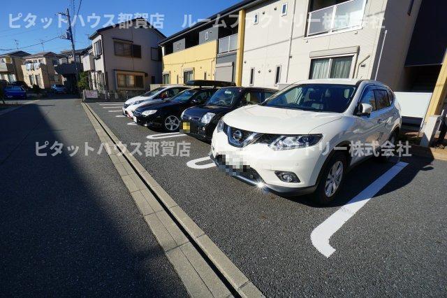 ウエストヒルパーシモン 駐車場