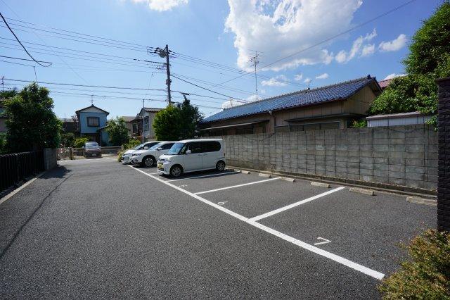 サンハイツＵ 駐車場