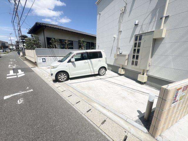 リーブルファイン若葉桜木 駐車場