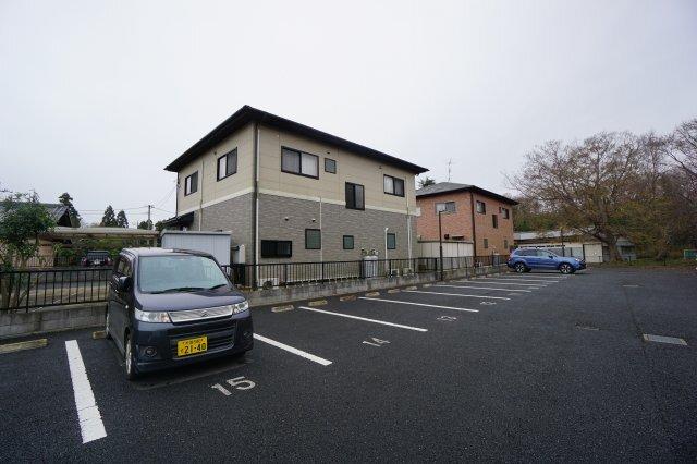 グロリオーサ 駐車場