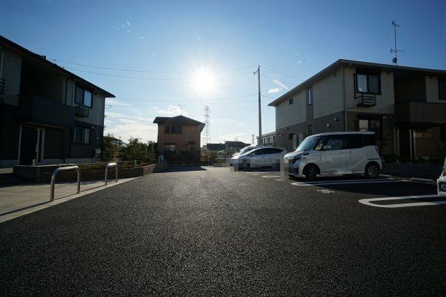 バードネイチャー　Ｅ棟 駐車場