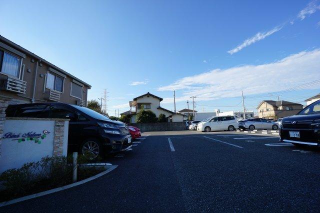 バードネイチャーC棟 駐車場