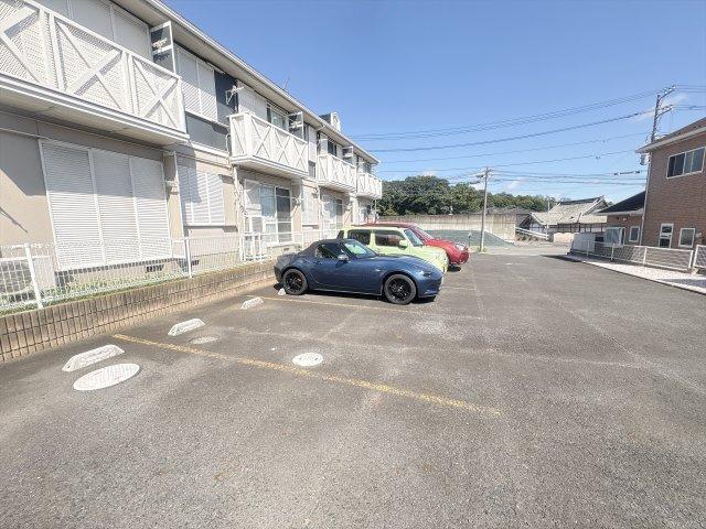 シャーメゾン　コートビレッジB棟 駐車場