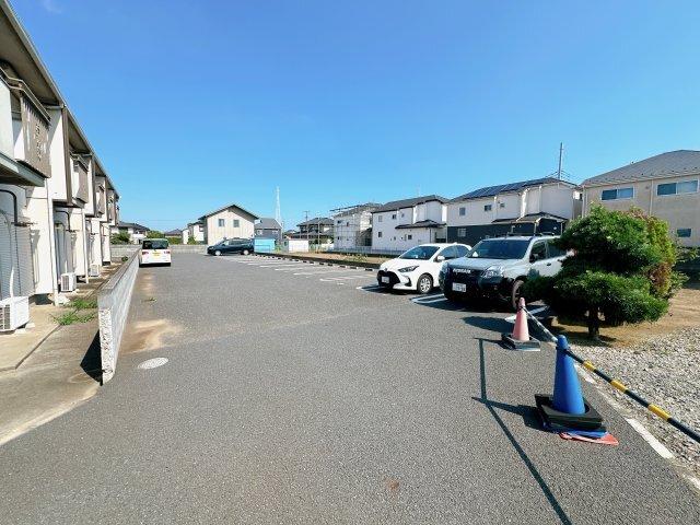フロレスタ 駐車場