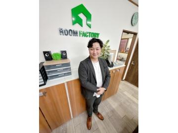 スタッフのサムネイル