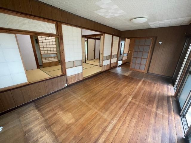 相模町7丁目戸建 リビング
