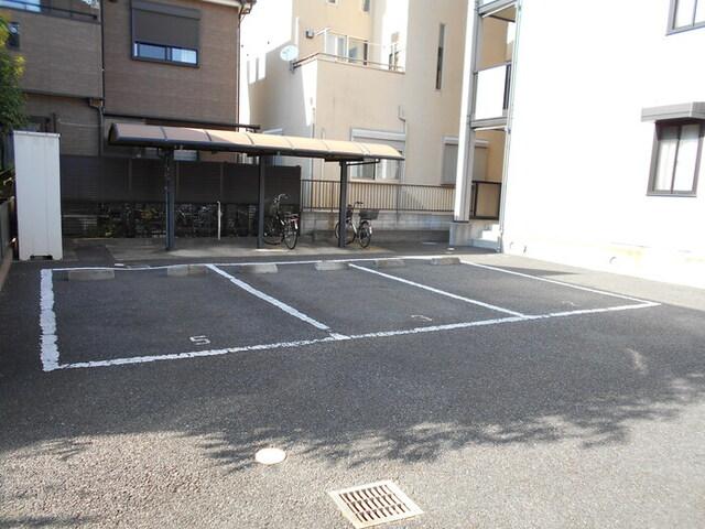 エクシーレ（105） 駐車場