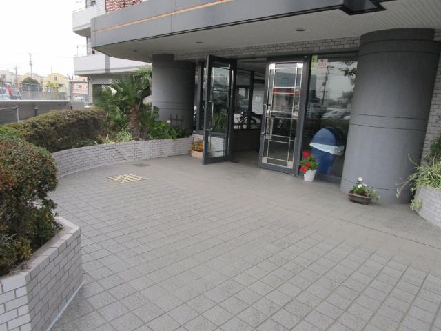 ワコーレ越谷 エントランス
