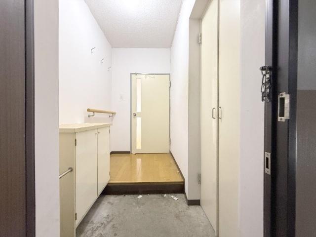 西野ハイツＢ棟（306） 玄関