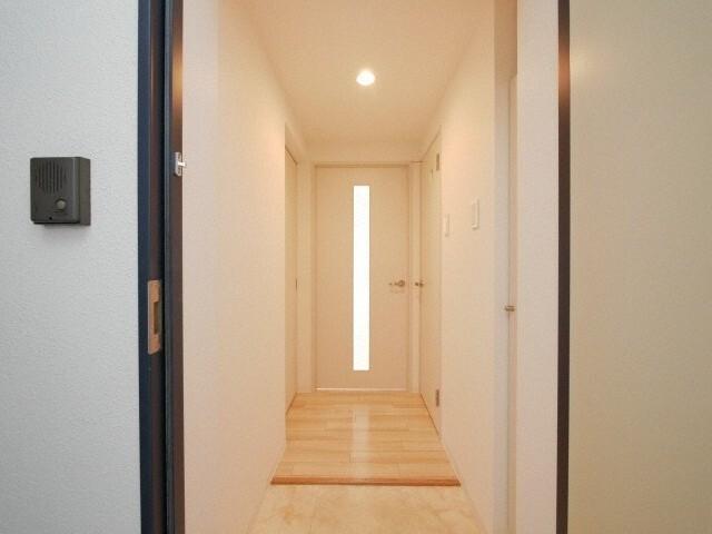 リュクス元町（305） 玄関