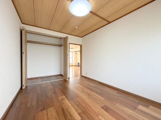 グランフルーヴ西野（E） 収納