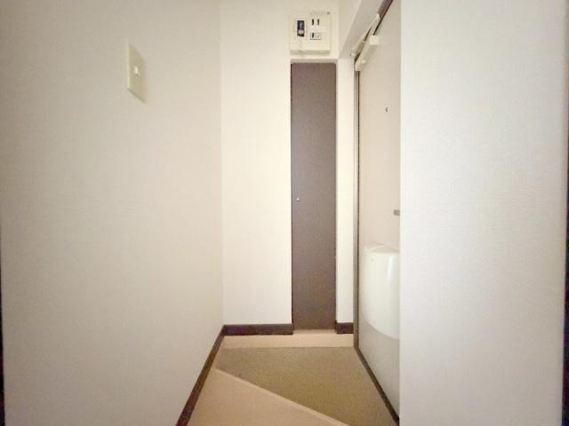 ハイアットプラザ元町（201） 玄関
