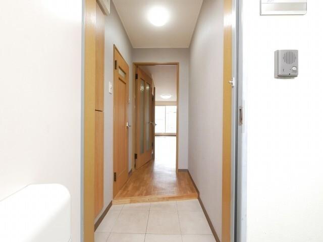パールハイム栄町（301） 玄関