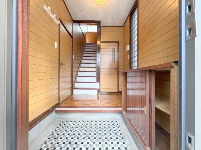 北１６条東１８丁目　戸建（1） 玄関