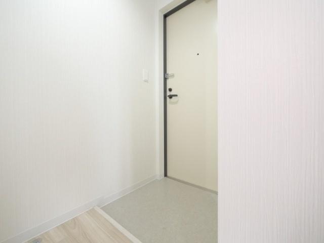 Ｌｉｖｉｎｇ　ｗｉｔｈ　Ｍｏｔｏ（202） 玄関