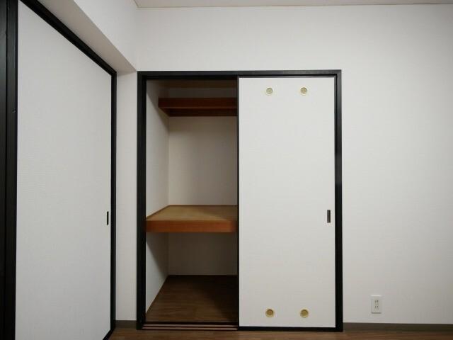 ラベラヴィータ西町（105） 収納