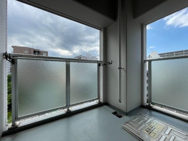 円山シャトー桂和大通館（303） バルコニー
