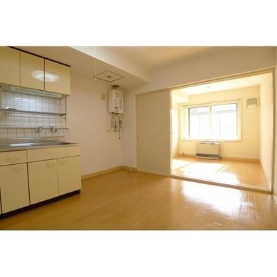 藤井ビル北１０条（407） リビング