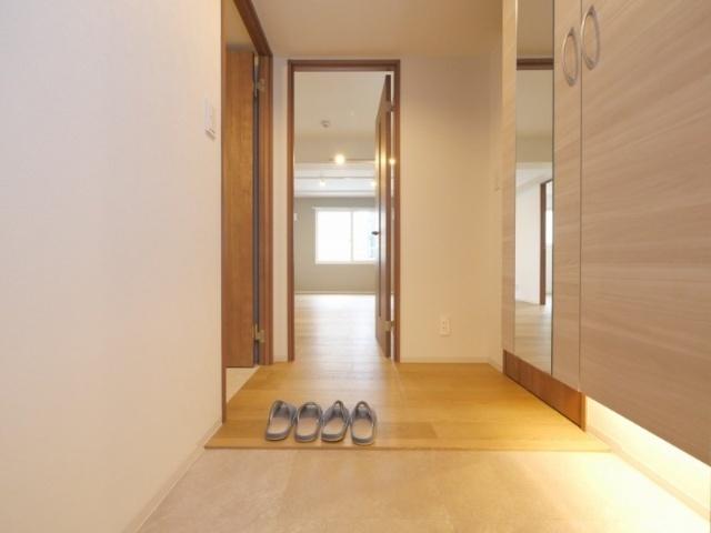 ＢＲＩＧＨＴ　ＧＡＲＤＥＮ　２０９（205） 玄関