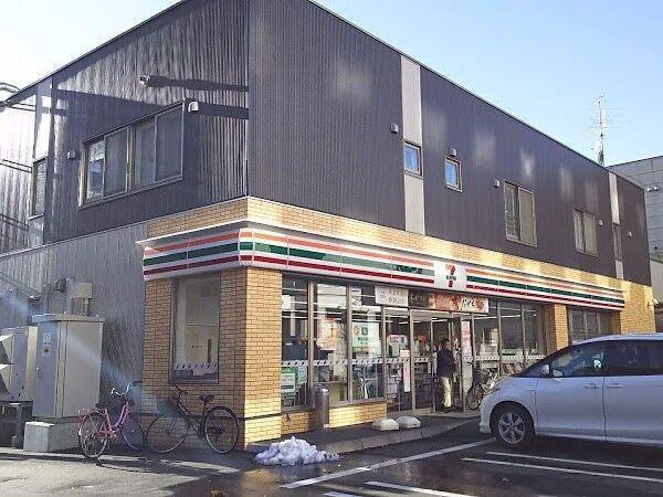 セブンイレブン札幌琴似3条2丁目店：367m