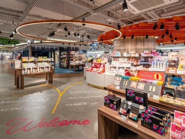 アインズ＆トルペ札幌国際ビル店：680m