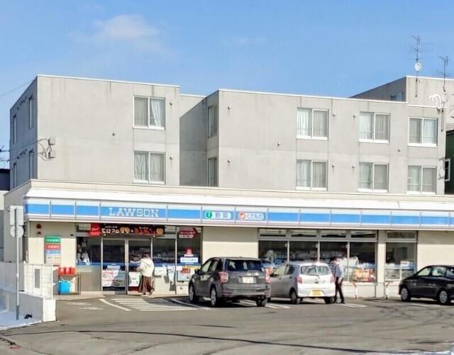 ローソン札幌八軒6条店：193m