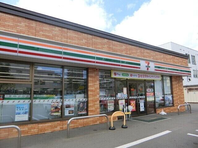 セブンイレブン札幌北19条東店：100m